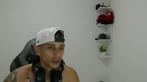 carlossmi01 online show from 11/09/25, 02:54