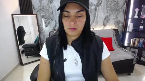 Snapshot of carlota_milf_30 chatting on 10/19/25, 02:18 Carlota online show from 10/19/25, 02:18