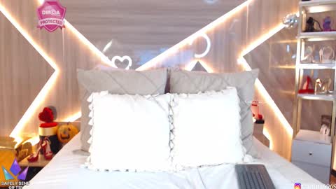 Carla Carla  I am sensual goddes and i was born for loveworshipping and enjoyment. online show from 11/01/25, 05:37