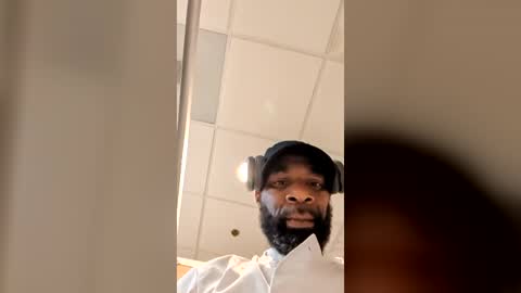 Snapshot of carlrichard12 chatting on 06/12/26, 02:49 carlrichard12 online show from 06/12/26, 02:49