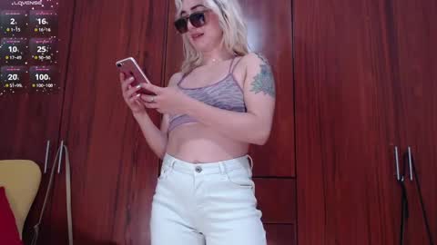 Snapshot of carly_grasso chatting on 02/19/25, 11:46 carly grasso online show from 02/19/25, 11:46