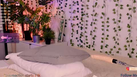 Carly online show from 02/08/25, 04:14