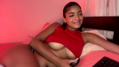 Littlecarly  online show from 02/11/25, 04:44