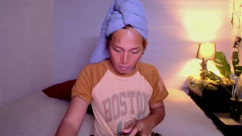 Snapshot of carmella_romance chatting on 11/18/25, 01:48 Carmella online show from 11/18/25, 01:48