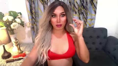 Snapshot of carmella_romance chatting on 02/18/26, 11:28 Carmella online show from 02/18/26, 11:28