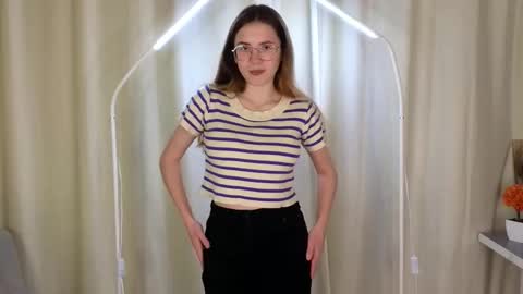 Snapshot of carmellalazo chatting on 12/20/25, 04:14 Abigail online show from 12/20/25, 04:14