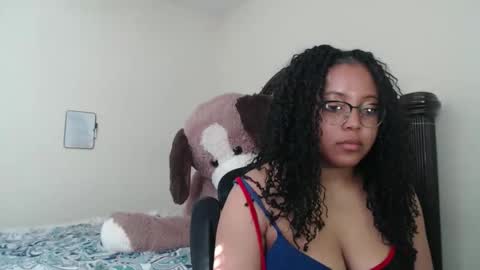 Snapshot of carmellovekisses chatting on 01/11/26, 08:25 CARAMEL xoxo online show from 01/11/26, 08:25