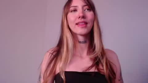 Snapshot of carmennrusso chatting on 07/29/26, 04:27 carmennrusso online show from 07/29/26, 04:27