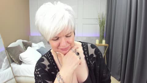 Carmen online show from 12/22/24, 02:39