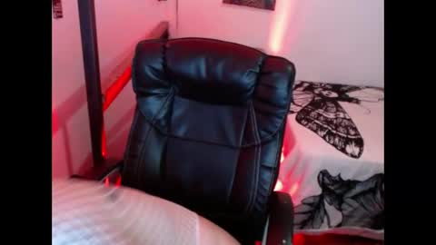 CARMILLA ROSS online show from 01/10/25, 11:54