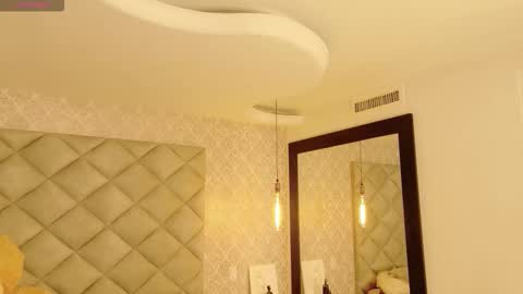 caro_adams1 online show from 02/12/26, 10:32