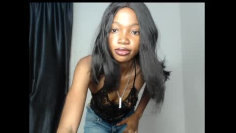 caroline online show from 03/12/26, 04:18