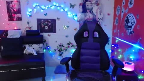 Snapshot of carol20_1994 chatting on 01/18/25, 02:03 Carolina online show from 01/18/25, 02:03