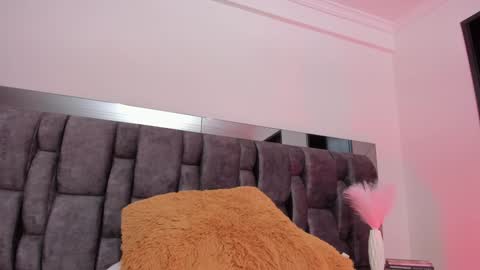 Snapshot of carol_horny chatting on 01/25/25, 05:18 Carol online show from 01/25/25, 05:18