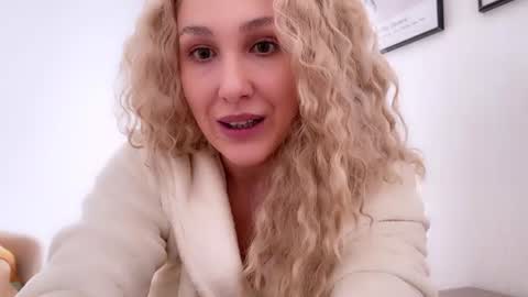 Snapshot of carol_may_ chatting on 06/13/26, 05:16 carol_may_ online show from 06/13/26, 05:16