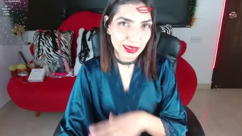 Snapshot of carolaine69_ chatting on 01/06/25, 02:14 Caroline online show from 01/06/25, 02:14