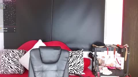 Snapshot of carolaine69_ chatting on 03/04/25, 05:34 Caroline online show from 03/04/25, 05:34