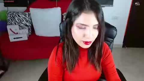 Snapshot of carolaine69_ chatting on 09/22/25, 01:35 Caroline online show from 09/22/25, 01:35