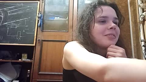 Snapshot of carolannheintz chatting on 11/03/25, 10:10 Rosa online show from 11/03/25, 10:10