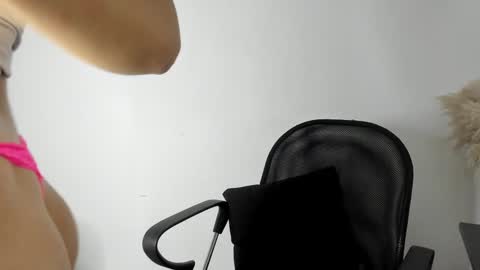 Snapshot of carolay759687 chatting on 01/03/25, 04:22 carolay759687 online show from 01/03/25, 04:22