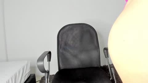 Snapshot of carolay759687 chatting on 01/03/25, 10:31 carolay759687 online show from 01/03/25, 10:31