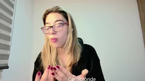 Snapshot of carolblonde chatting on 02/21/25, 11:54 Char online show from 02/21/25, 11:54