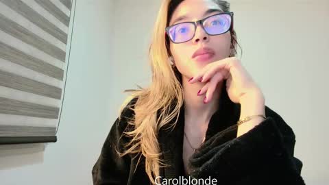 Snapshot of carolblonde chatting on 03/02/25, 08:38 Char online show from 03/02/25, 08:38