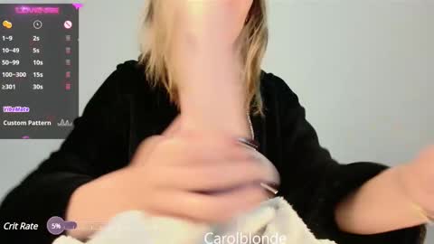 Snapshot of carolblonde chatting on 03/05/25, 08:00 Char online show from 03/05/25, 08:00