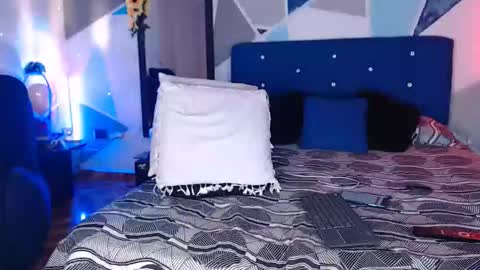 Snapshot of carolin_moore chatting on 12/21/25, 05:20 Carolin Moore online show from 12/21/25, 05:20