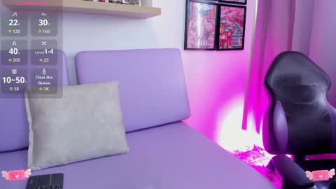 Carolina  online show from 10/23/25, 08:18