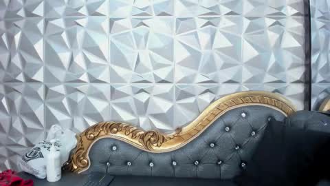 Snapshot of carolina_lenon chatting on 02/23/26, 07:00 Angie Carolina online show from 02/23/26, 07:00