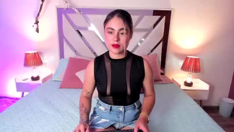 carolina_torres25 online show from 04/18/26, 08:09