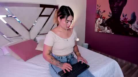 carolina_torres25 online show from 05/02/26, 01:27