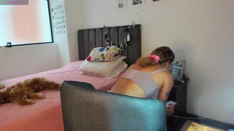 carolina_zaens online show from 10/08/25, 06:49