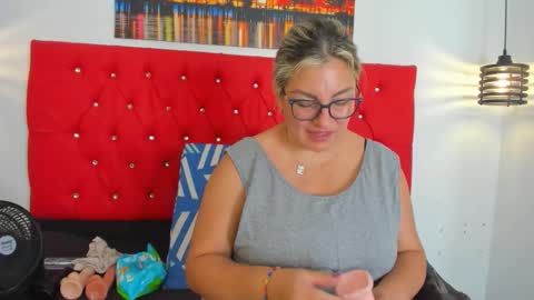 Carolina online show from 11/10/25, 03:33