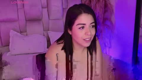 Snapshot of carolinafox_ chatting on 11/26/25, 04:46 caroline online show from 11/26/25, 04:46