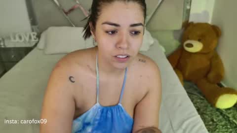 Snapshot of carolinafox_ chatting on 06/13/26, 04:32 caroline online show from 06/13/26, 04:32