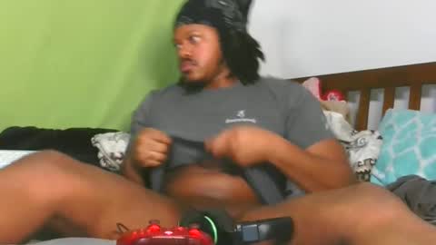 carolinayungin96 online show from 11/17/25, 12:16