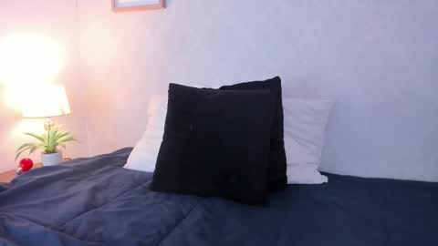  Caroline  online show from 11/25/25, 11:32