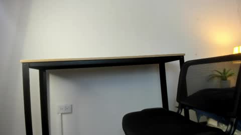  Caroline  online show from 04/08/26, 11:32