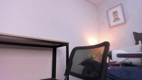  Caroline  online show from 04/18/26, 11:25