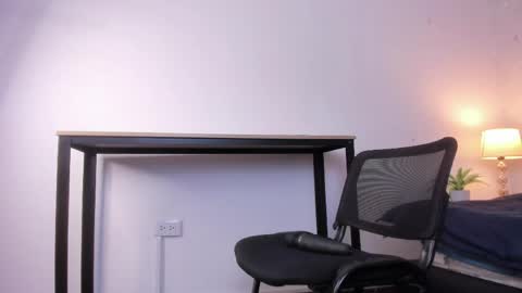  Caroline  online show from 04/21/26, 11:27