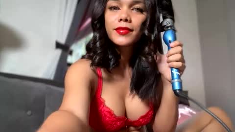 caroline_east online show from 04/04/26, 12:42