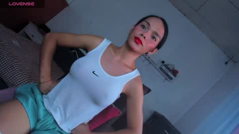 caroline_east online show from 07/22/26, 01:41