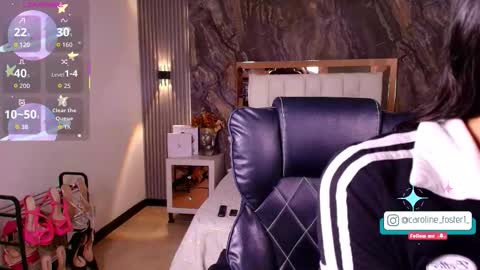 caroline_foster1 online show from 02/04/26, 12:11