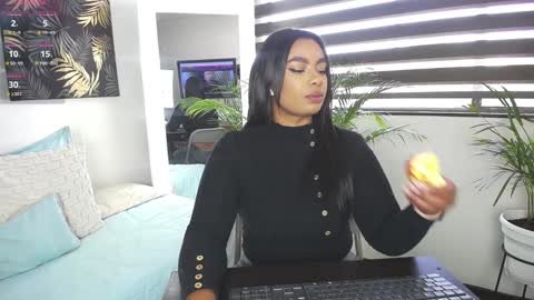 Snapshot of caroline_jackson_ chatting on 01/12/25, 02:09 C A R O L I N E online show from 01/12/25, 02:09