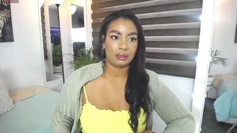 Snapshot of caroline_jackson_ chatting on 01/27/25, 01:41 C A R O L I N E online show from 01/27/25, 01:41