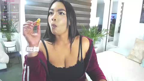 Snapshot of caroline_jackson_ chatting on 02/13/25, 02:09 C A R O L I N E online show from 02/13/25, 02:09