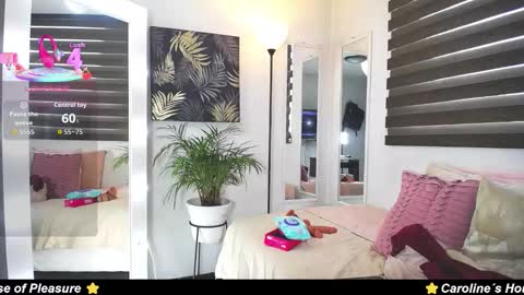 Snapshot of caroline_jackson_ chatting on 10/27/25, 12:42 C A R O L I N E online show from 10/27/25, 12:42