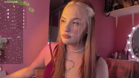 Caro online show from 11/21/25, 12:32